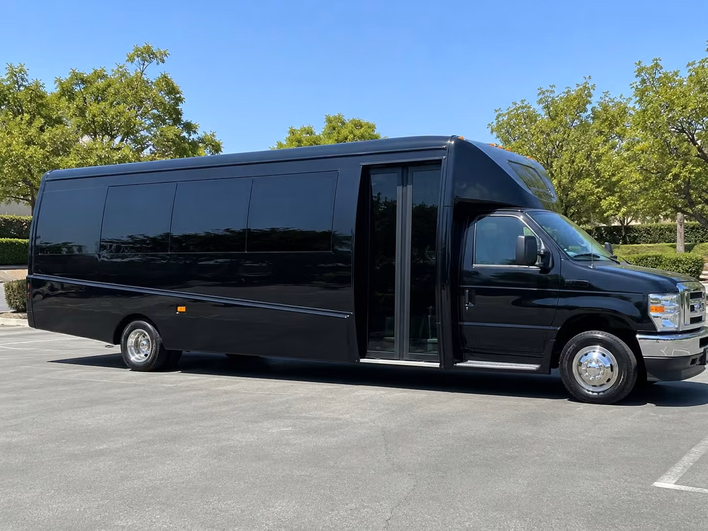 15 passenger minibus