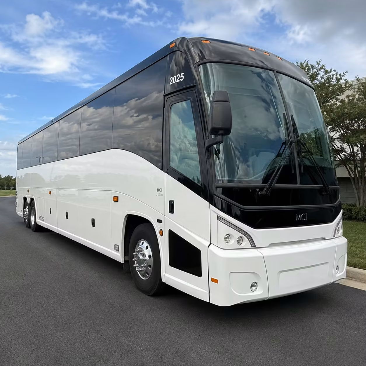 concert bus rentals to the pacific amphitheatre in costa mesa